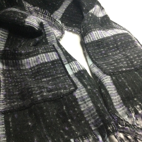 BP LONG FRINGED SCARF WRAP WITH POCKETS ACRYLIC GREY AND PURPLE/BLUE NWT - Picture 1 of 8